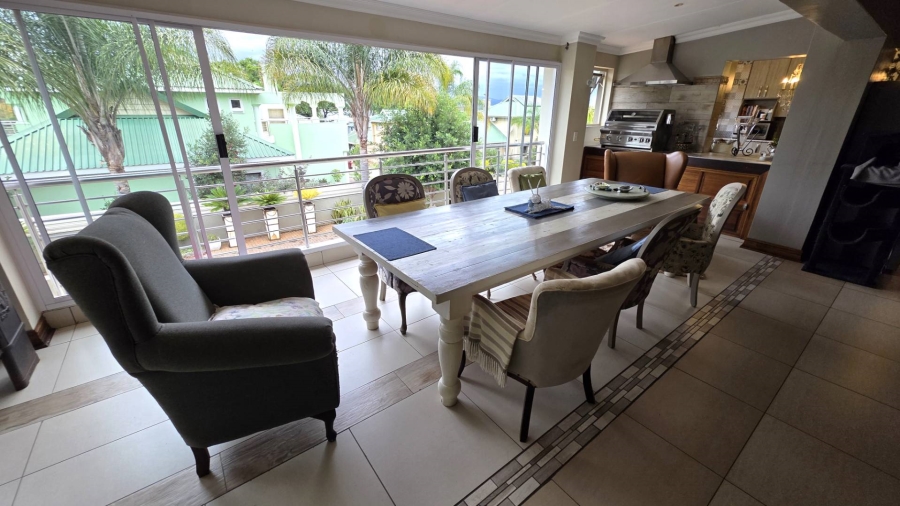 3 Bedroom Property for Sale in Caribbean Beach Club North West